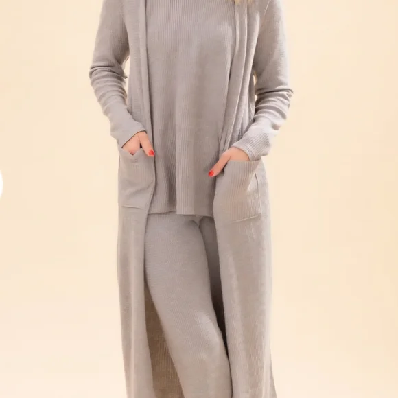 Women's Purple Pantsuit - Picture 12 of 12